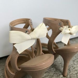 Chinese Laundry Heeled Sandals Nude